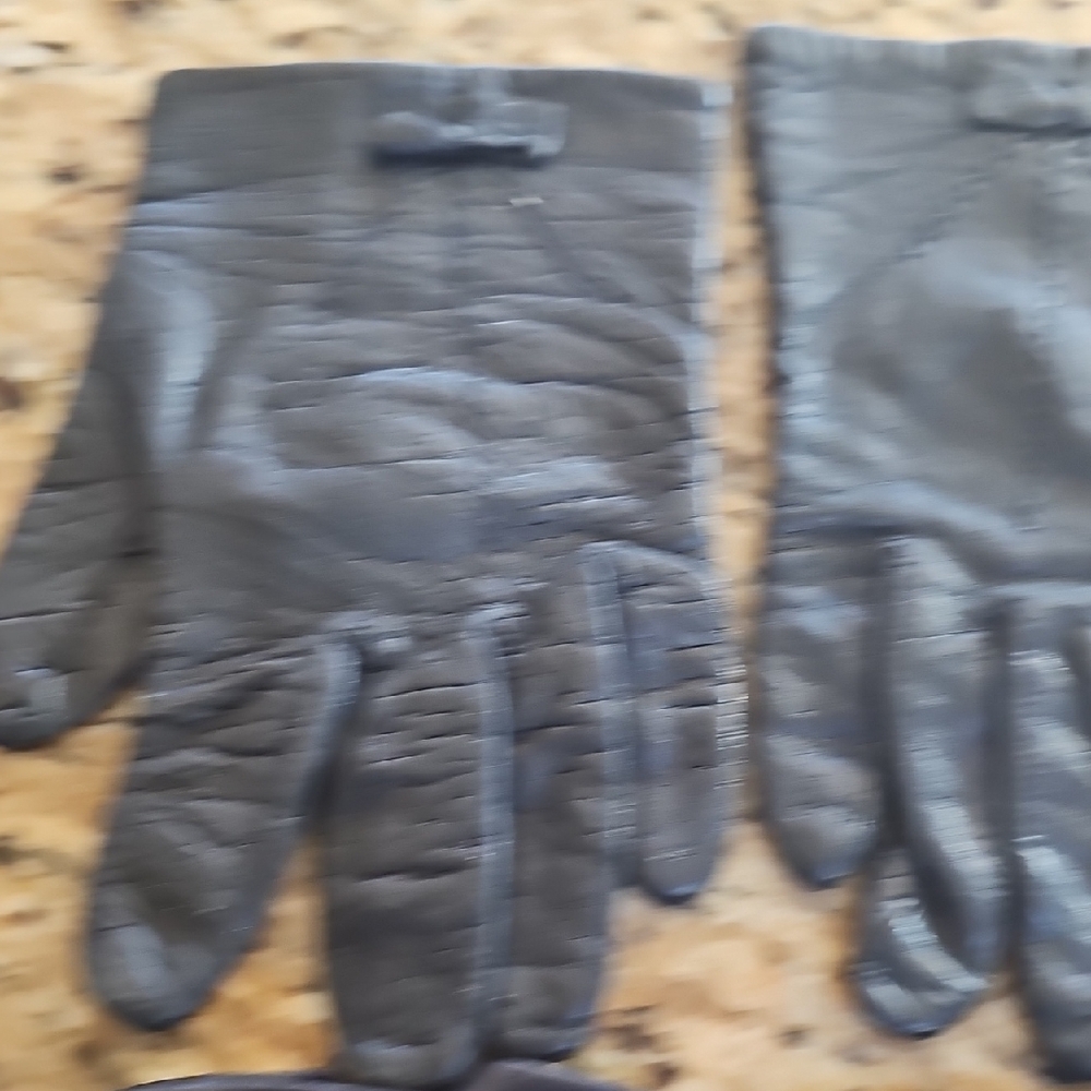 Vintage 2 pairs soft Elegant Black Leather Gloves for small slender hands - Picture 4 of 12